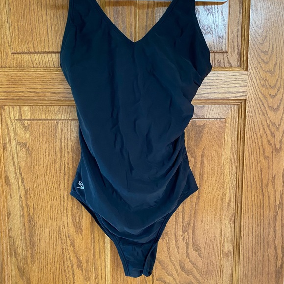 4 speedo swimsuits - all in EUC, all size 8 - Picture 6 of 13